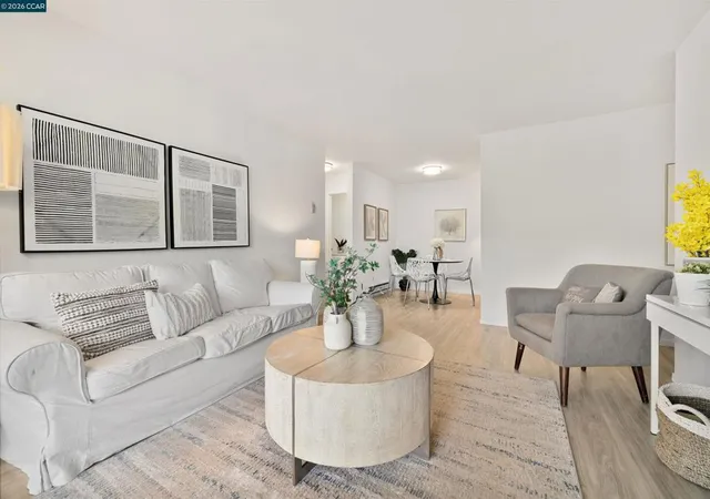 Photo 2 of Sale Pending at 101 Kinross Dr #9, Walnut Creek, CA 94598 | MLS# 41144490 | Listing updated on 2026-10-04