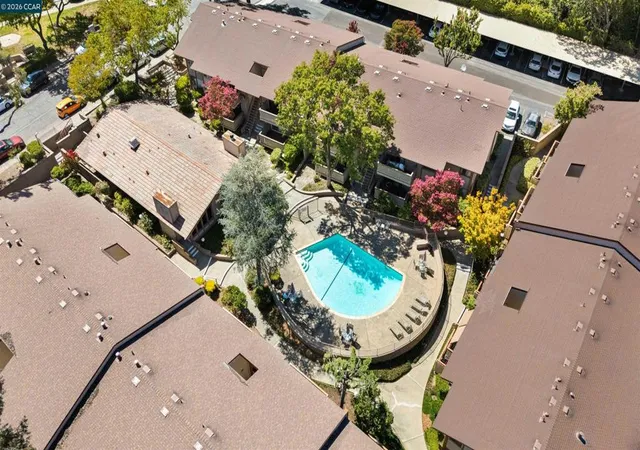 Photo 3 of Sale Pending at 101 Kinross Dr #9, Walnut Creek, CA 94598 | MLS# 41144490 | Listing updated on 2026-10-04