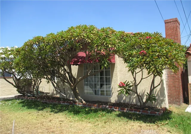 Photo 2 of Sale Pending at 3511 California St, Huntington Park, CA 90255 | MLS# IV26174393 | Listing updated on 2026-10-05