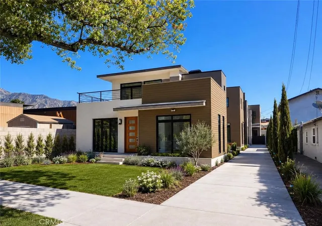 Photo 1 of Condo for sale at 438 N Oak, Pasadena, CA 91107 | MLS# DW26173599 | Listing updated on 2026-09-18