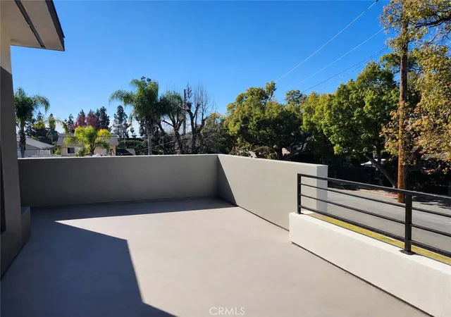 Photo 2 of Condo for sale at 438 N Oak, Pasadena, CA 91107 | MLS# DW26173599 | Listing updated on 2026-09-18