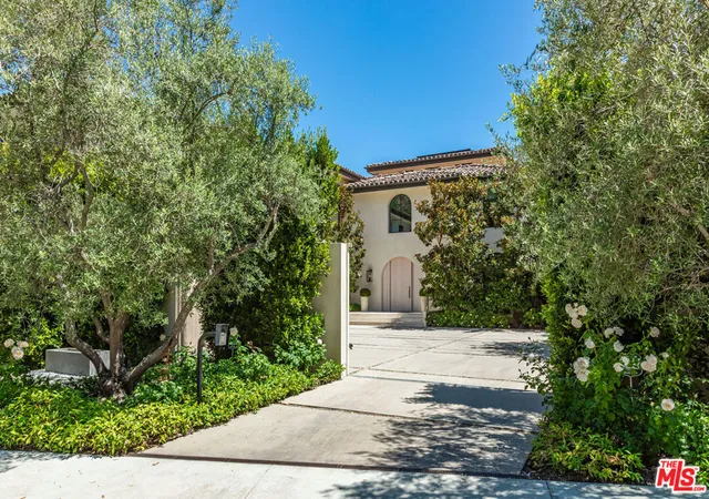 Photo 2 of Mansion for sale at 1362 Bella Oceana Vista, Pacific Palisades, CA 90272 | MLS# 26870433 | Listing updated on 2026-09-21