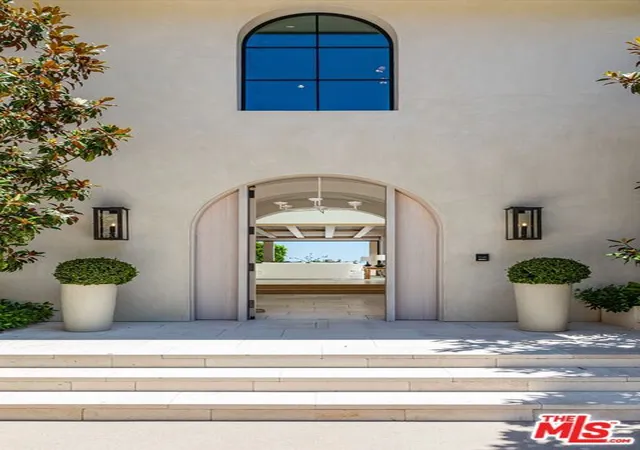Photo 3 of Mansion for sale at 1362 Bella Oceana Vista, Pacific Palisades, CA 90272 | MLS# 26870433 | Listing updated on 2026-09-21