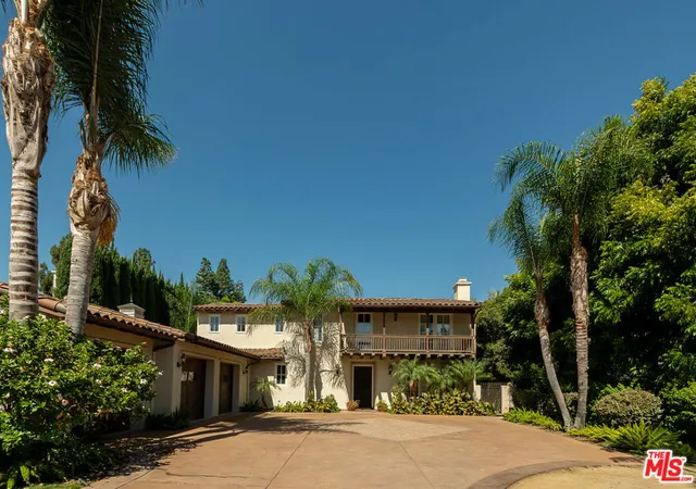 Photo 3 of Single family home for sale at 5315 Louise Ave, Encino, CA 91316 | MLS# 26869545 | Listing updated on 2026-09-23
