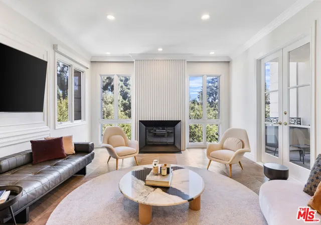 Listing Photo 5 - Condo for sale in building located at 10110 Empyrean Wy, Los Angeles, CA 90067 - Unit #204