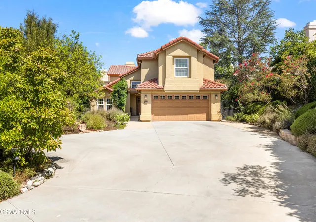 Photo 3 of Single family home for sale at 5043 Evanwood Ave, Oak Park, CA 91377 | MLS# 226003825 | Listing updated on 2026-09-30