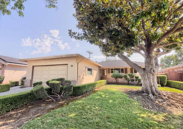 Photo 2 of Sale Pending at 2466 Meridian Ave, San Jose, CA 95124 | MLS# ML82057222 | Listing updated on 2026-09-21