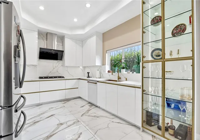 Photo 2 of Single family home for sale at 6921 Kian Ct, Van Nuys, CA 91406 | MLS# SR26174812 | Listing updated on 2026-10-07