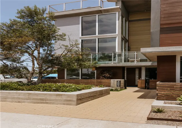 Listing Photo 1 - Condo for sale in building located at 3001 Via Malaga, Newport Beach, CA 92663