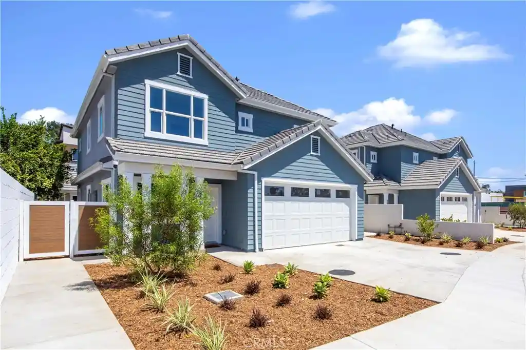 Photo 1 of Single family home for sale at 6836 Whitman Ave, Van Nuys, CA 91406 | MLS# CV26150912 | Listing updated on 2026-10-22