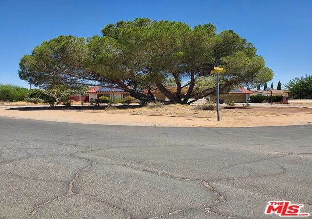 Photo 3 of Sale Pending at 13435 Tioga Rd, Apple Valley, CA 92308 | MLS# 26870695 | Listing updated on 2026-09-13