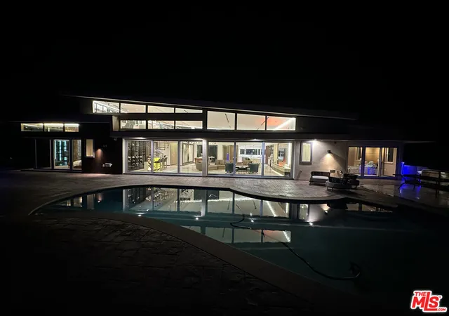 Photo 4 of Single family home for sale at 5416 Horizon Dr, Malibu, CA 90265 | MLS# 26869783 | Listing updated on 2026-09-21
