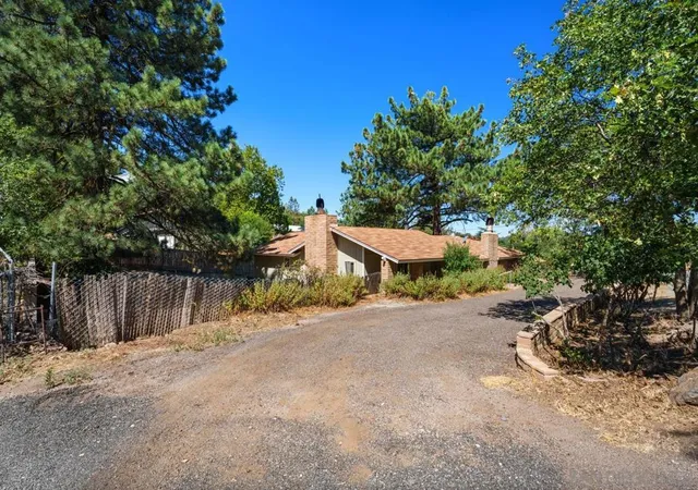 Photo 2 of Sale Pending at 2906 Lakeview Dr, Julian, CA 92036 | MLS# 260019582SD | Listing updated on 2026-09-28