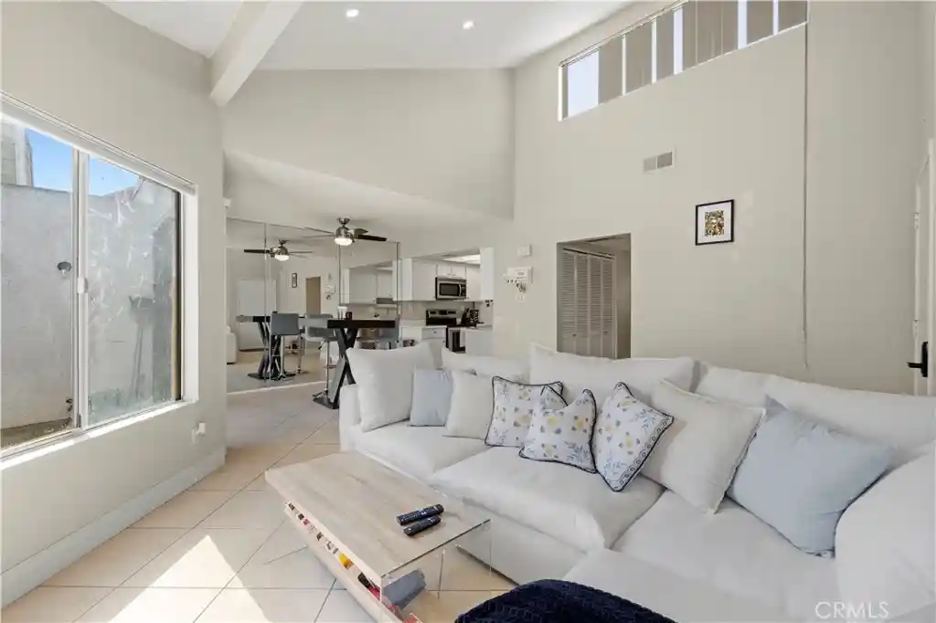 Condo for sale at 18408 Hatteras St #44, Tarzana, CA 91356 | MLS# SR26174883