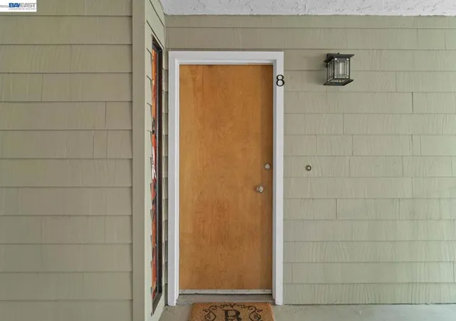 Photo 2 of Condo for sale at 1089 Wesley Ct #8, Walnut Creek, CA 94597 | MLS# 41144536 | Listing updated on 2026-09-22