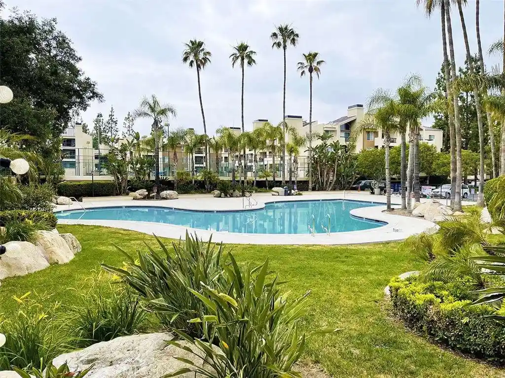 Condo for sale at 5500 Owensmouth #218, Woodland Hills, CA 91367 | MLS# SR26171555