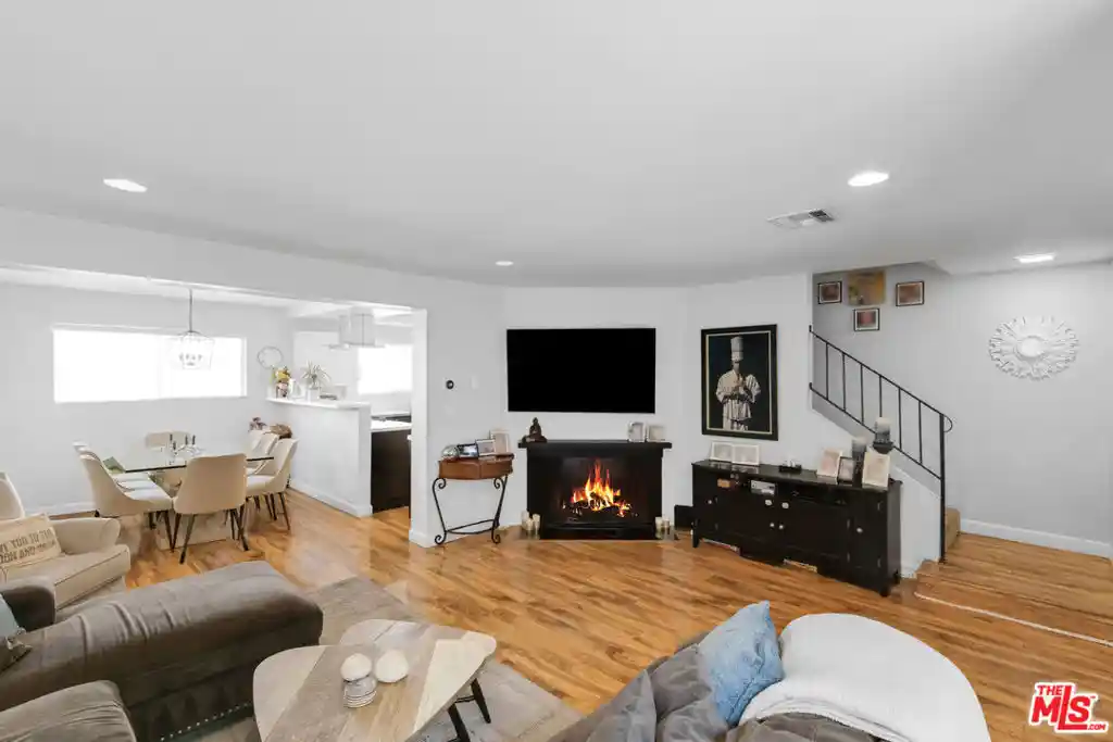 Photo 1 of Townhouse for sale at 18550 Hatteras St #100, Tarzana, CA 91356 | MLS# 26860293 | Listing updated on 2026-10-21