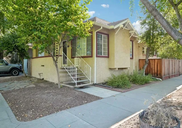 Photo 1 of Single family home for sale at 231 22nd Street, Sacramento, CA 95816 | MLS# ML82057265 | Listing updated on 2026-10-12