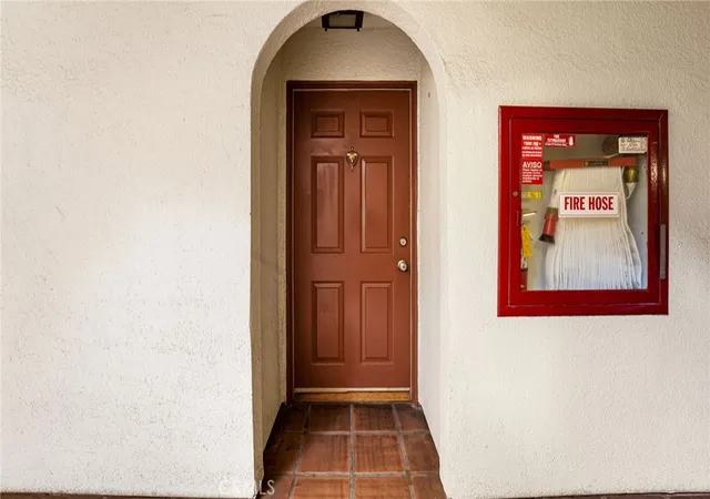 Photo 3 of Condo for sale at 2035 4th Street #202C, Santa Monica, CA 90405 | MLS# CV26174639 | Listing updated on 2026-10-12