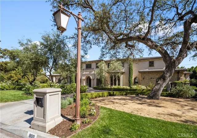 Photo 3 of Single family home for sale at 800 Hampton, Arcadia, CA 91006 | MLS# AR26175214 | Listing updated on 2026-09-28