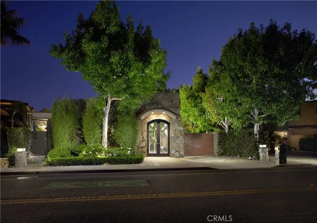 Photo 2 of Single family home for sale at 2027 Bayside Dr, Corona Del Mar, CA 92625 | MLS# NP26172283 | Listing updated on 2026-09-19
