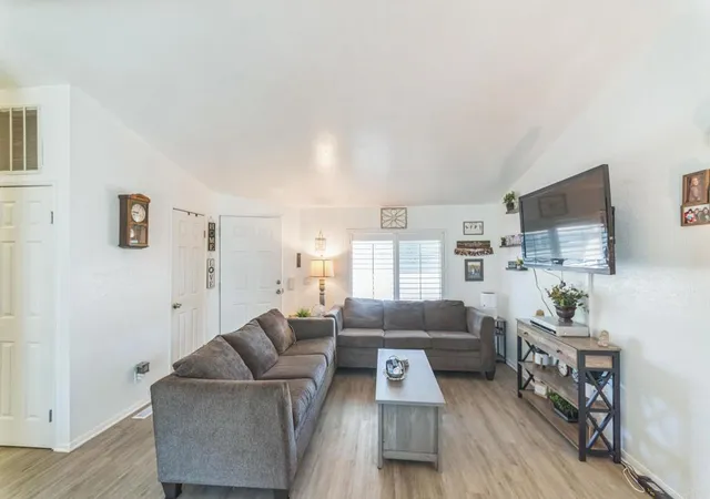 Photo 4 of Manufactured home for sale at 27250 Murrieta Rd #364, Menifee, CA 92586 | MLS# NDP2607546 | Listing updated on 2026-09-30