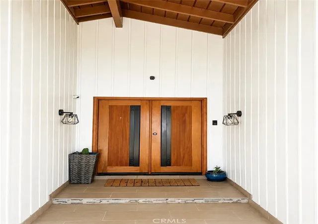 Photo 3 of Single family home for sale at 8012 Comanche, Winnetka, CA 91306 | MLS# SR26175136 | Listing updated on 2026-09-30