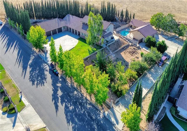 Photo 4 of Single family home for sale at 8956 Oak Crk Rd, Cherry Valley, CA 92223 | MLS# IG26174172 | Listing updated on 2026-09-27