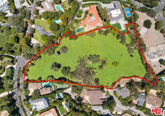 Photo 1 of Land for sale at 12 Oakmont Dr, Los Angeles, CA 90049 | MLS# 26866475 | Listing updated on 2026-09-13