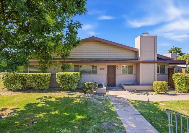 Photo 1 of Condo for sale at 2813 Summit Cir, Bakersfield, CA 93306 | MLS# OC26172311 | Listing updated on 2026-09-13