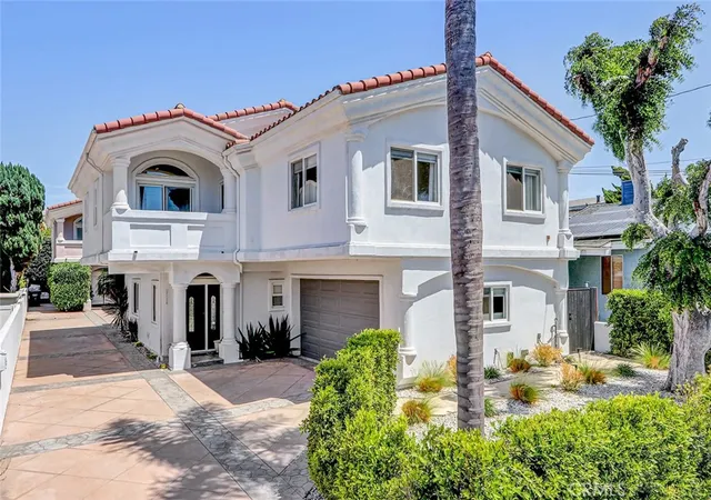 Photo 3 of Townhouse for sale at 2113 Harriman #A, Redondo Beach, CA 90278 | MLS# SB26171993 | Listing updated on 2026-10-11