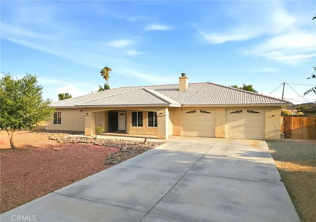 Photo 2 of Single family home for sale at 20255 Rimrock Rd, Apple Valley, CA 92307 | MLS# CV26175017 | Listing updated on 2026-10-02