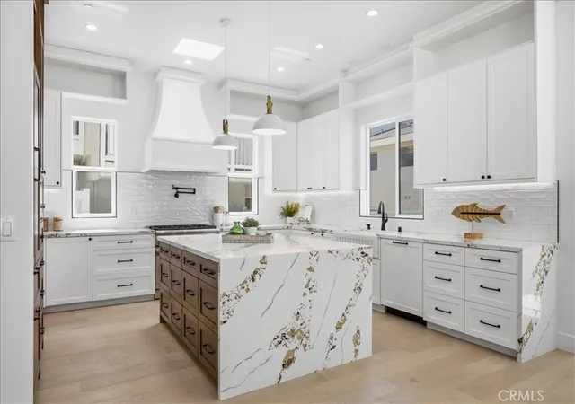 Photo 2 of Sale Pending at 617 N Irena Ave #B, Redondo Beach, CA 90277 | MLS# SB26175472 | Listing updated on 2026-10-01