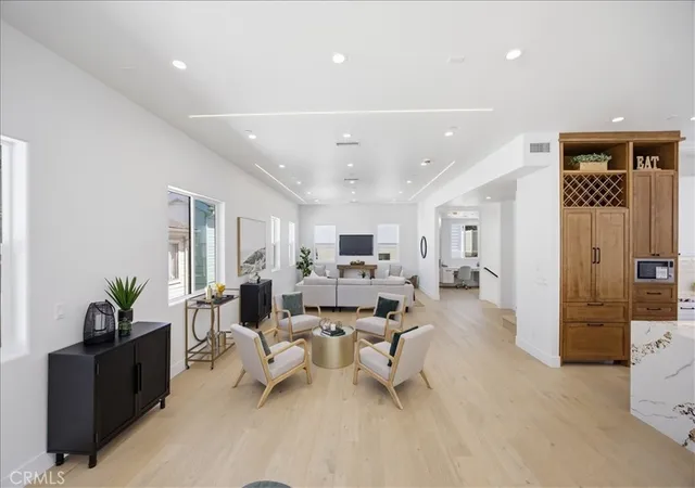 Photo 3 of Sale Pending at 617 N Irena Ave #B, Redondo Beach, CA 90277 | MLS# SB26175472 | Listing updated on 2026-10-01