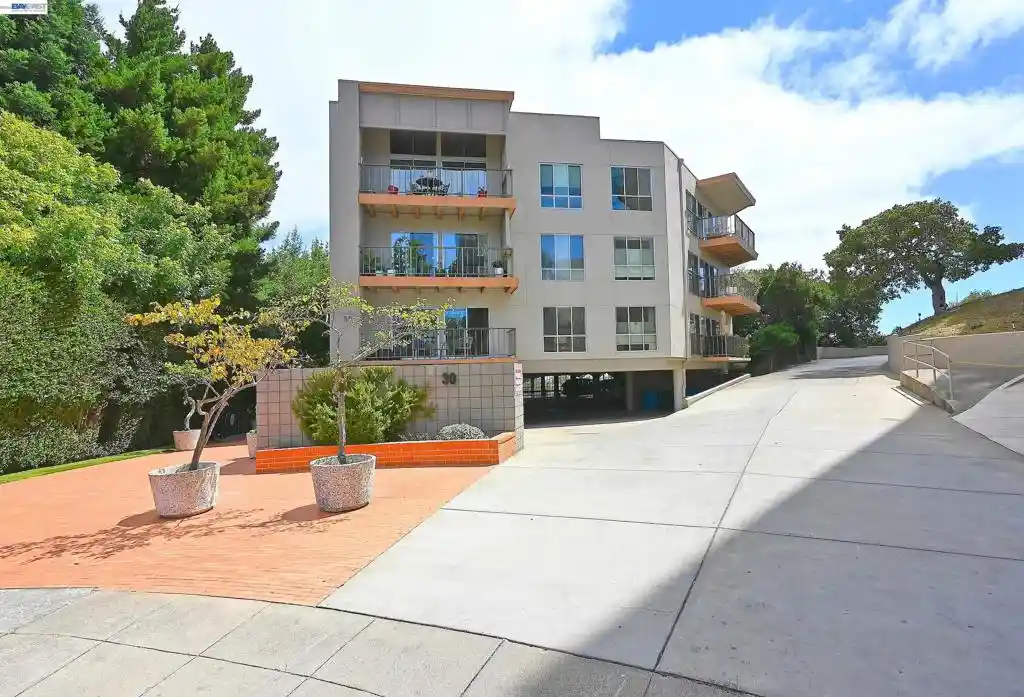 Listing Photo 1 - Condo for sale in 30 Mounds Rd located at 30 Mounds Rd, San Mateo, CA 94402 - Unit #201