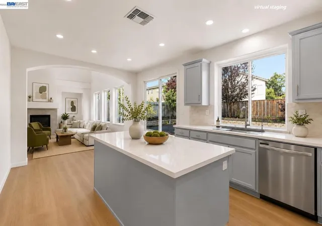 Photo 2 of Single family home for sale at 2600 Yorkshire Dr, Antioch, CA 94531 | MLS# 41144611 | Listing updated on 2026-10-09