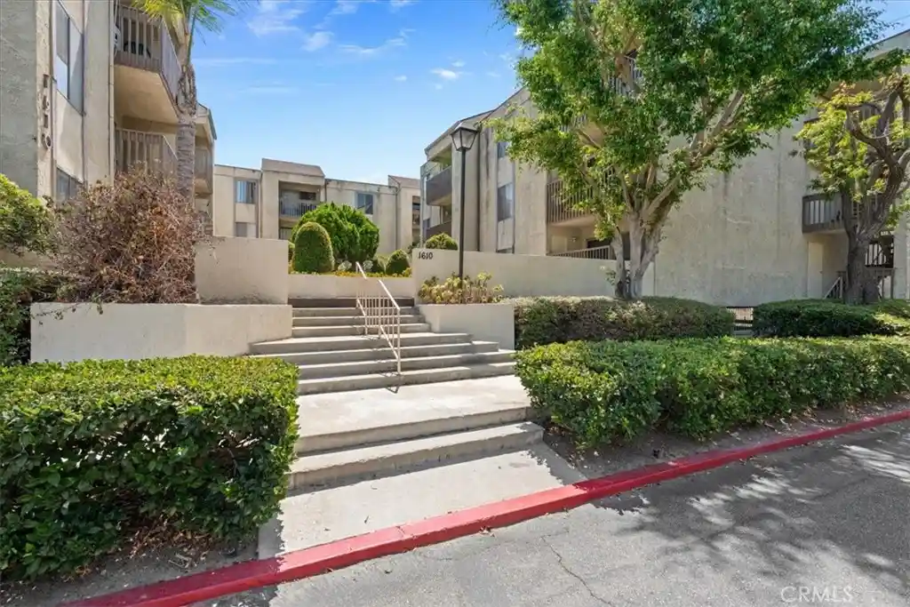 Listing Photo 2 - Condo for sale in 1610 Neil Armstrong St located at 1610 Neil Armstrong St, Montebello, CA 90640 - Unit #313