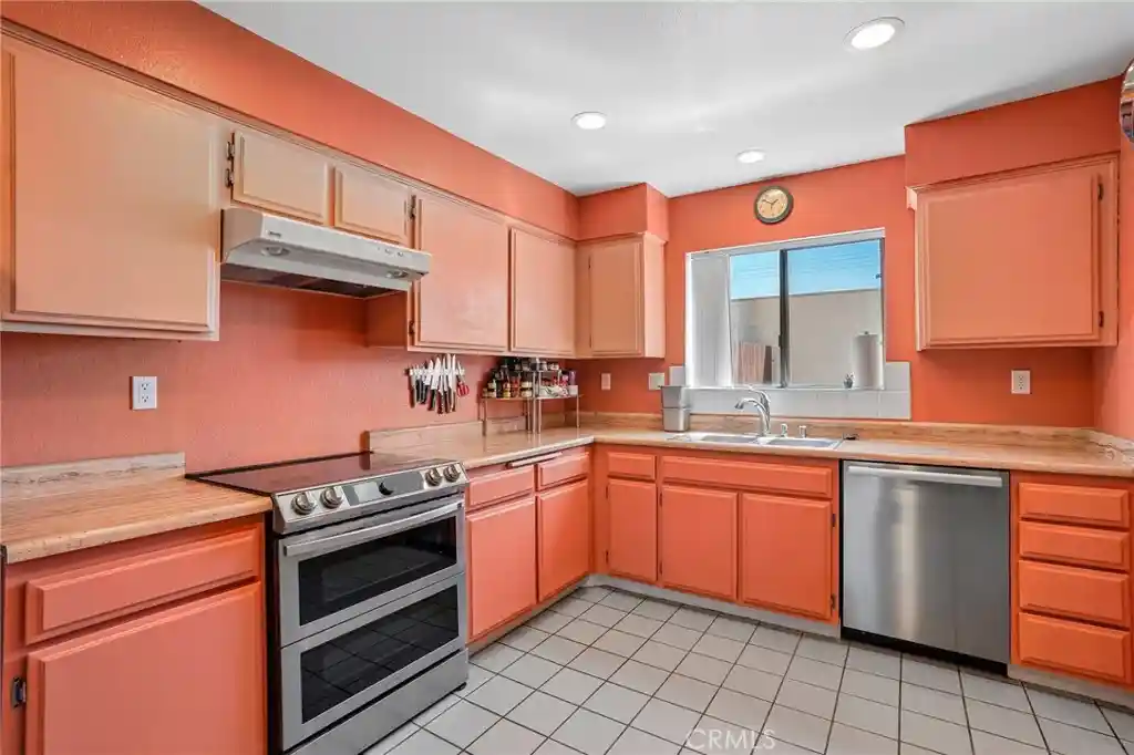 Listing Photo 1 - Condo for sale in 460 Salem located at 460 Salem, Glendale, CA 91203 - Unit #17