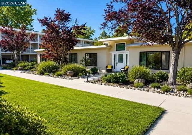 Photo 4 of Condo for sale at 2045 Pine Knoll Dr #6, Walnut Creek, CA 94595 | MLS# 41144624 | Listing updated on 2026-10-10