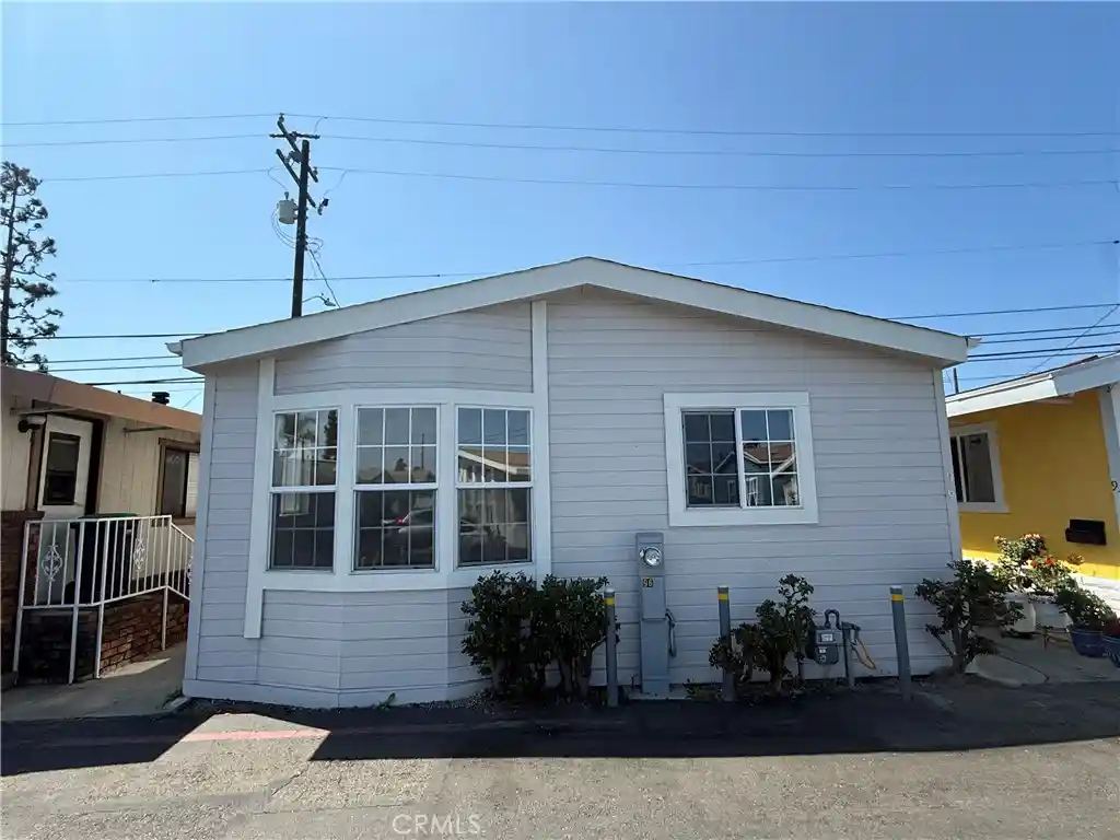 Photo 1 of Manufactured home for sale at 327 W Wilson St #96, Costa Mesa, CA 92627 | MLS# OC26109814 | Listing updated on 2026-08-14