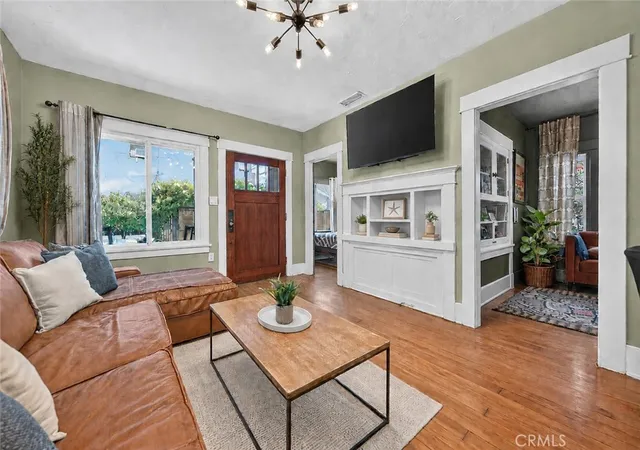 Photo 2 of Single family home for sale at 523 Olive, Long Beach, CA 90802 | MLS# PW26174923 | Listing updated on 2026-10-05