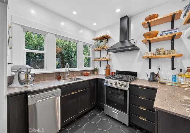 Photo 3 of Single family home for sale at 523 Olive, Long Beach, CA 90802 | MLS# PW26174923 | Listing updated on 2026-10-05
