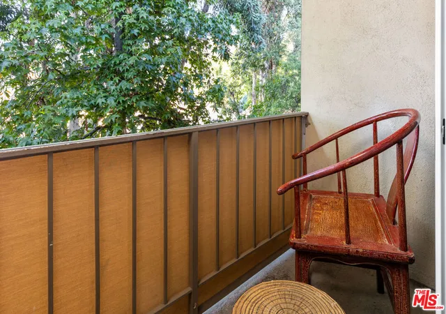 Photo 3 of Condo for sale at 525 N Sycamore Ave #409, Los Angeles, CA 90036 | MLS# 26871321 | Listing updated on 2026-10-09