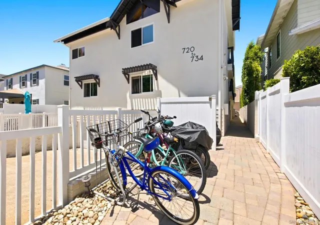 Listing Photo 2 - Condo for sale in building located at 730 E Ave, Coronado, CA 92118