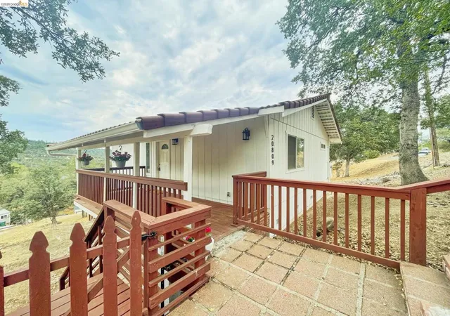 Photo 2 of Single family home for sale at 20809 Caylor Dr, Soulsbyville, CA 95372 | MLS# 41144665 | Listing updated on 2026-10-08