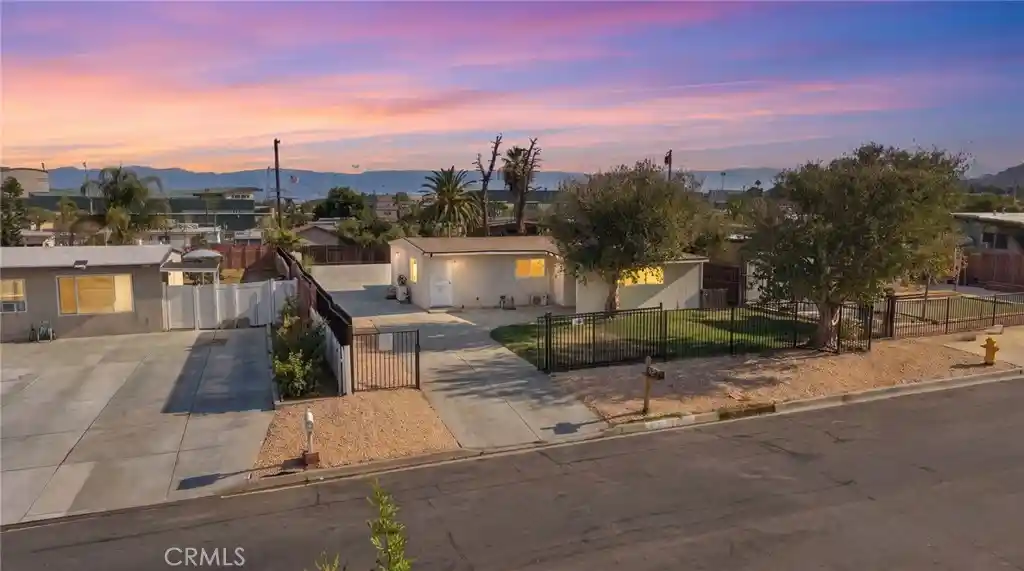 Single family home for sale at 777 Arliss, Riverside, CA 92507 | MLS# IV26176148