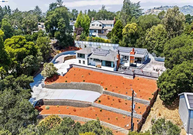Photo 1 of Single family home for sale at 4363 Short Hl Rd, Oakland, CA 94605 | MLS# 41144669 | Listing updated on 2026-09-16