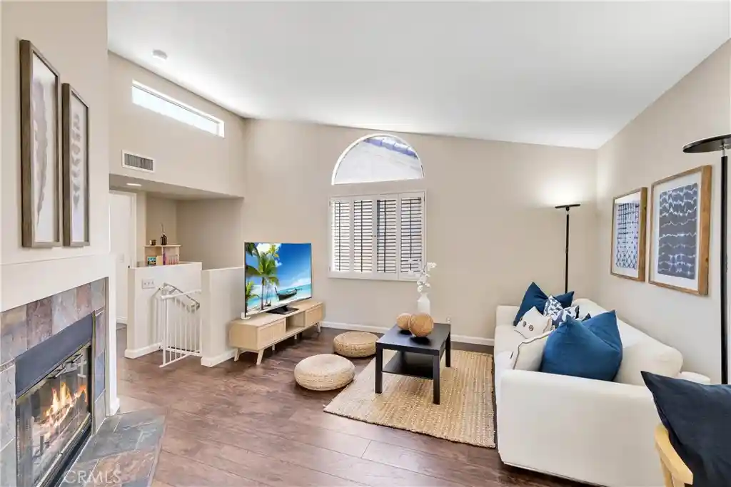 Listing Photo 1 - Condo for sale in 21164 Gladiolos Wy located at 21164 Gladiolos Wy, Lake Forest, CA 92630 - Unit 21164 Gladiolos Way
