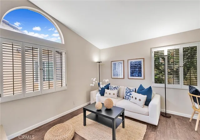 Listing Photo 5 - Condo for sale in building located at 21164 Gladiolos Wy, Lake Forest, CA 92630