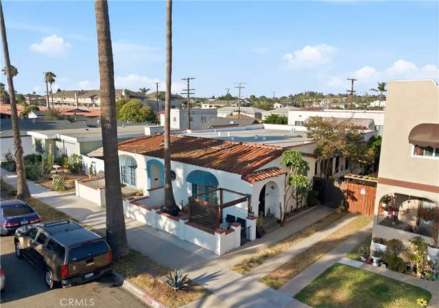 Photo 3 of Sale Pending at 906 Termino, Long Beach, CA 90804 | MLS# OC26173738 | Listing updated on 2026-10-27